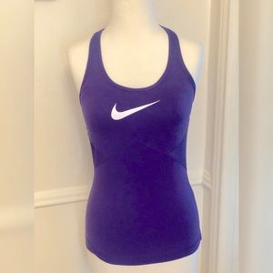 Nike woman’s workout tank w/attached bra